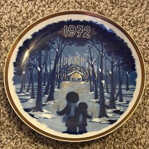 1972 Commemorative Blue & Gold Decorative Plate